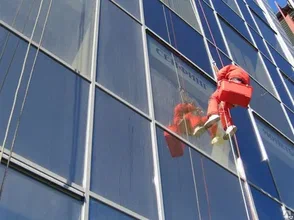 Professionelle Gebäudereinigung Obertshausen vs. günstige Anbieter