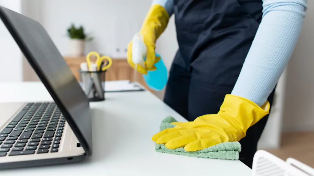 Wie oft sollte eine Büroreinigung wirklich stattfinden?